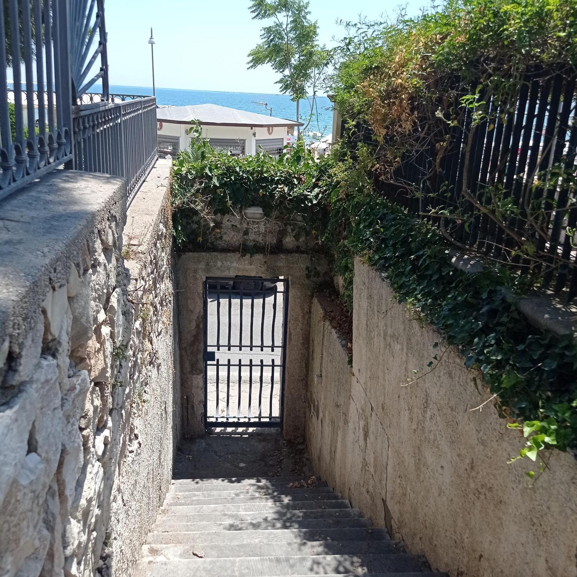 Alloggio Panoramico Sul Mare Di Vindicio Formia Exterior photo